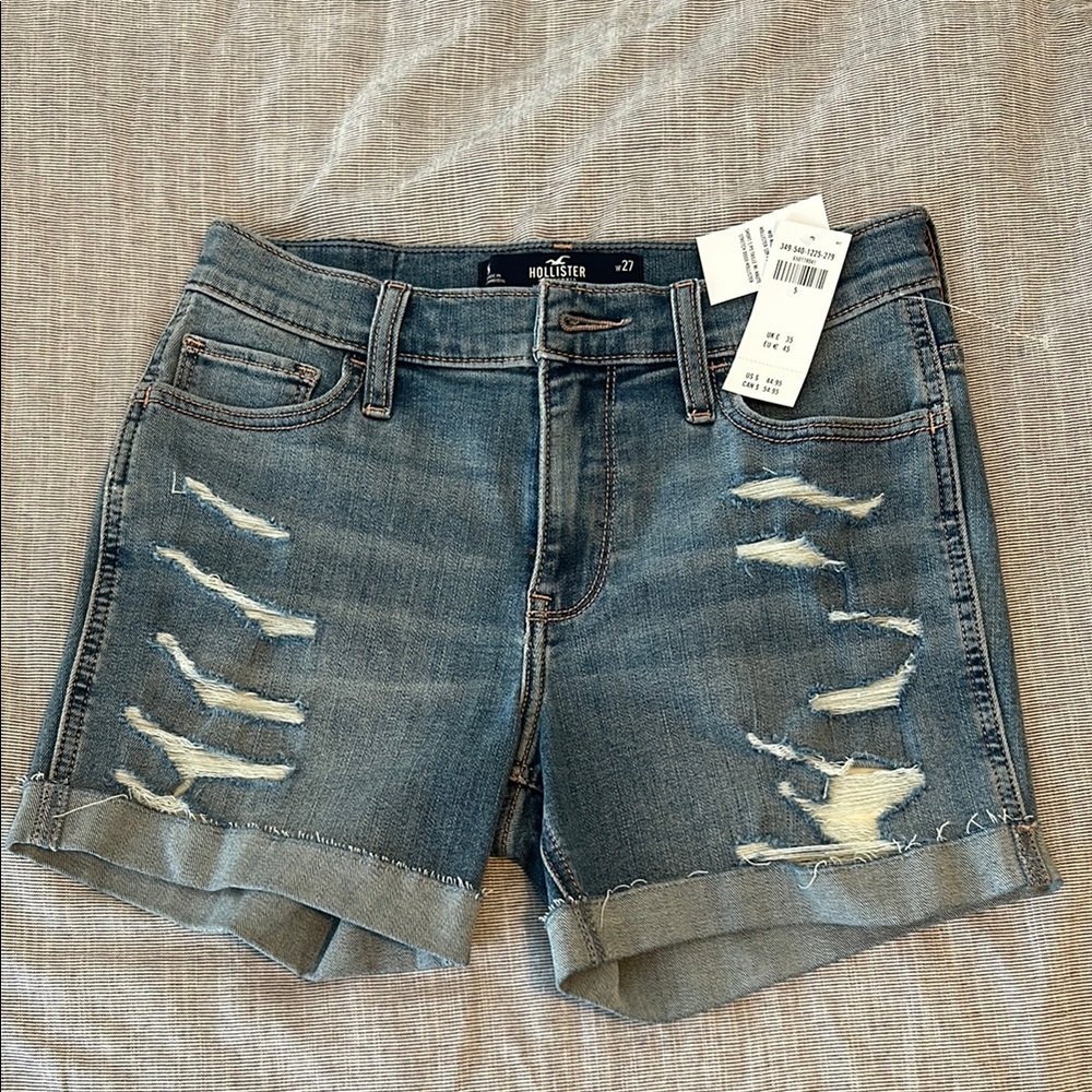Hollister NWT mid rise 5” short